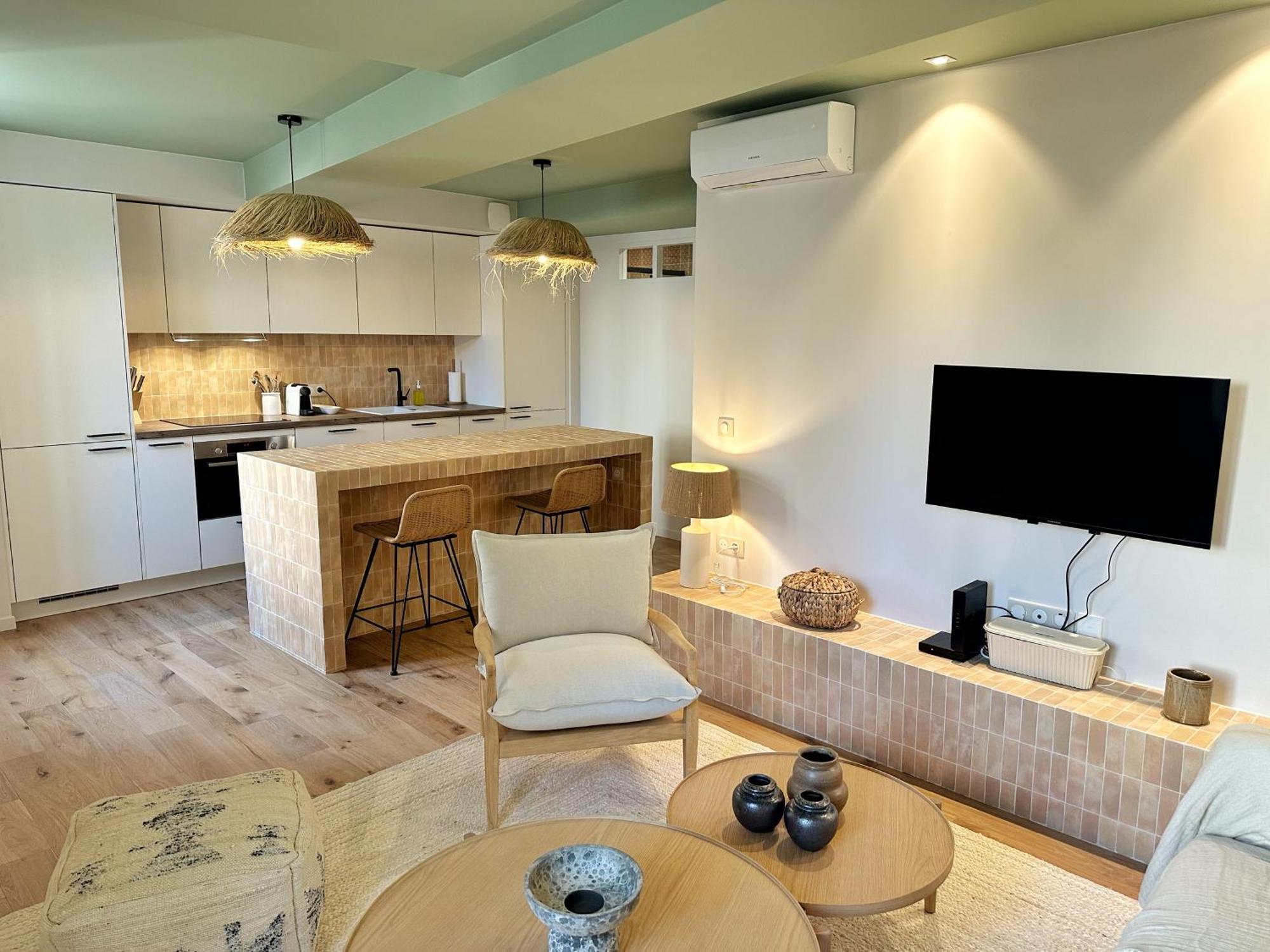 La Maison Cavet 5 Appartements De Standing Au Coeur Du Village Sanary-sur-Mer Exterior photo
